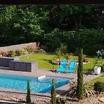 Dans Un Ecrin De Verdure Bed & Breakfast