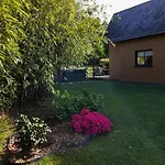 Dans Un Ecrin De Verdure Bed & Breakfast