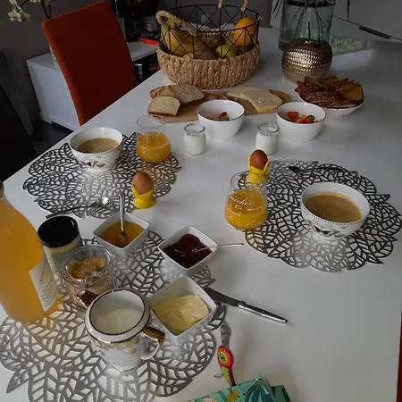 Dans Un Ecrin De Verdure לינה וארוחת בוקר