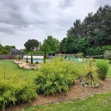 Dans Un Ecrin De Verdure فندق مبيت وإفطار