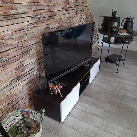 Dans Un Ecrin De Verdure Angrie