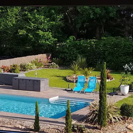 Dans Un Ecrin De Verdure לינה וארוחת בוקר