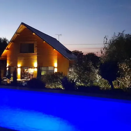 Dans Un Ecrin De Verdure Angrie