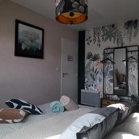 Dans Un Ecrin De Verdure Angrie