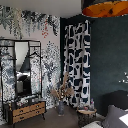 לינה וארוחת בוקר Dans Un Ecrin De Verdure 3*