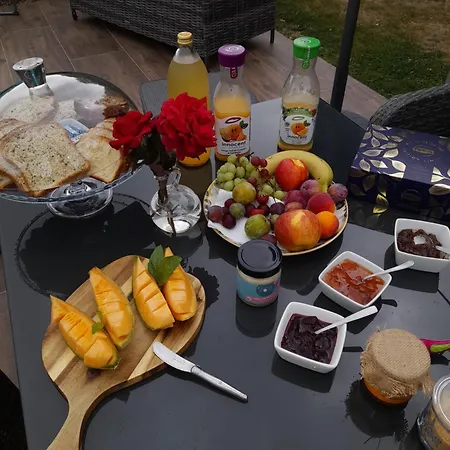 Dans Un Ecrin De Verdure 3*