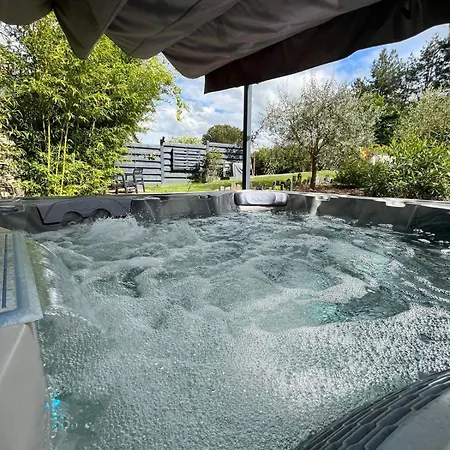 לינה וארוחת בוקר Dans Un Ecrin De Verdure 3*