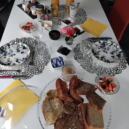 לינה וארוחת בוקר Dans Un Ecrin De Verdure 3*