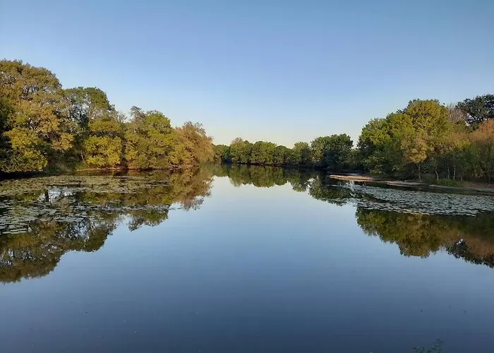 Dans Un Ecrin De Verdure 3*