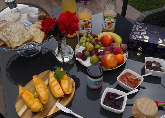 Dans Un Ecrin De Verdure 3*