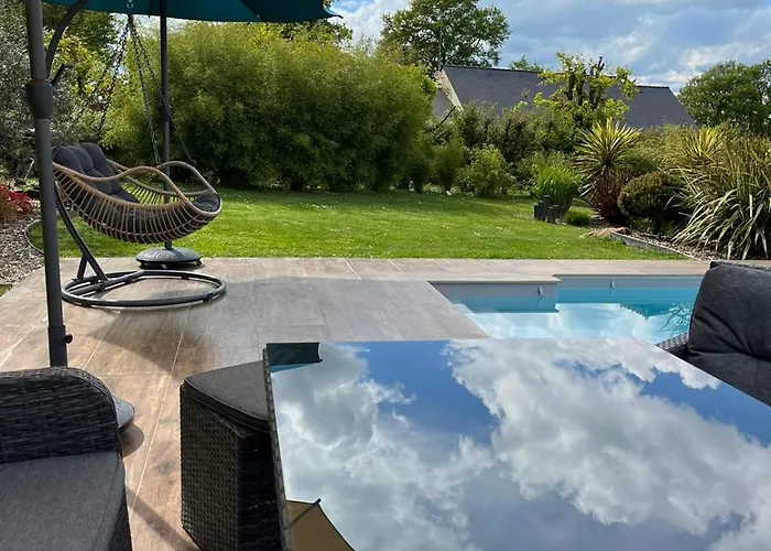 Dans Un Ecrin De Verdure 3*